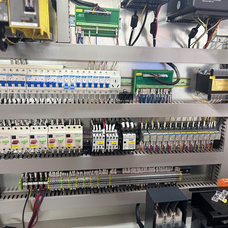 IK2150Q (6) IK2150Q (6)